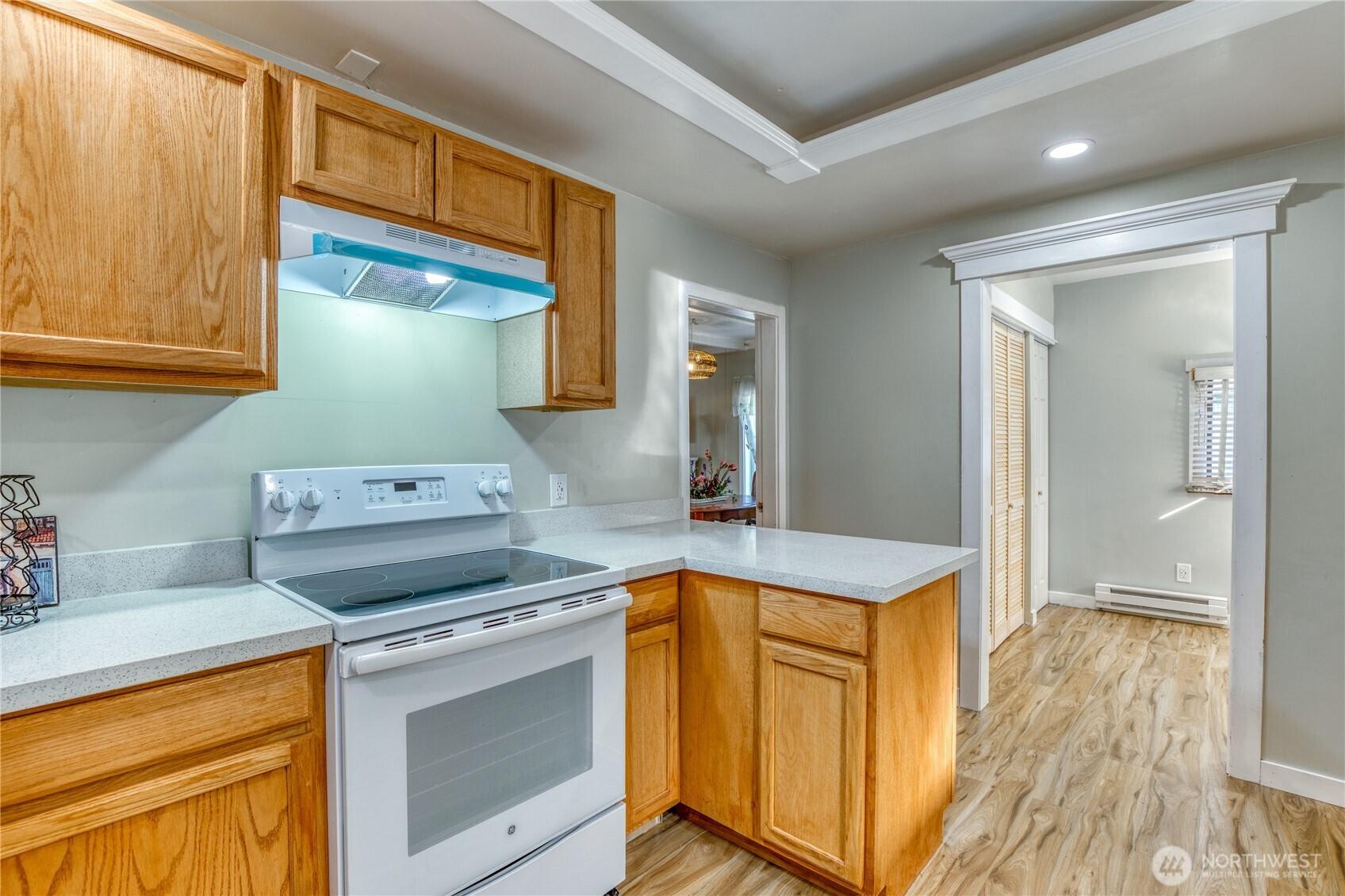 SEATTLE, Washington, 98178, United States, 2 Bedrooms Bedrooms, ,1 BathroomBathrooms,Residential,For Sale,1723686