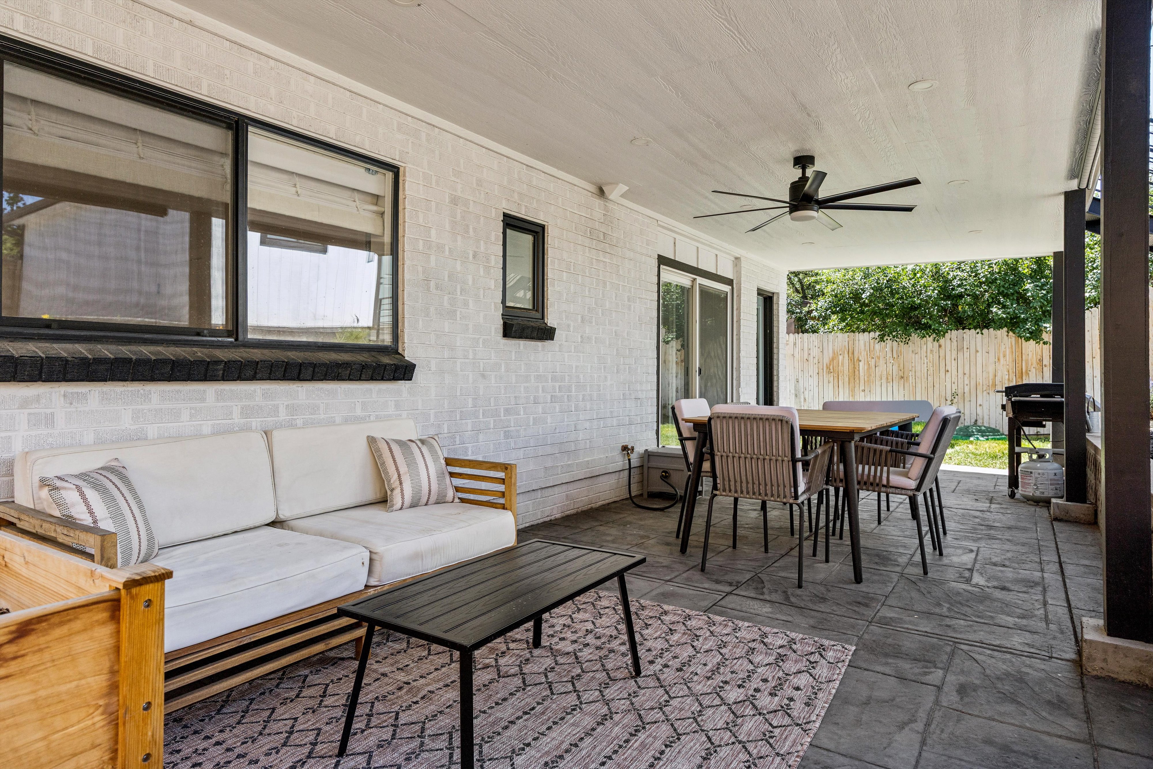  Beautifully renovated-perfect blend of modern functionality, thoughtful design - 物件實景