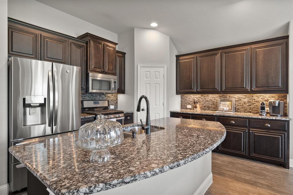 Mansfield, Texas, 76063, United States, 5 Bedrooms Bedrooms, ,3 BathroomsBathrooms,Residential,For Sale,1968843