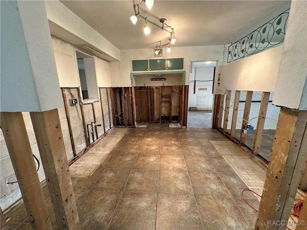 Crystal River, Florida, 34429, United States, 4 Bedrooms Bedrooms, ,3 BathroomsBathrooms,Residential,For Sale,1996734