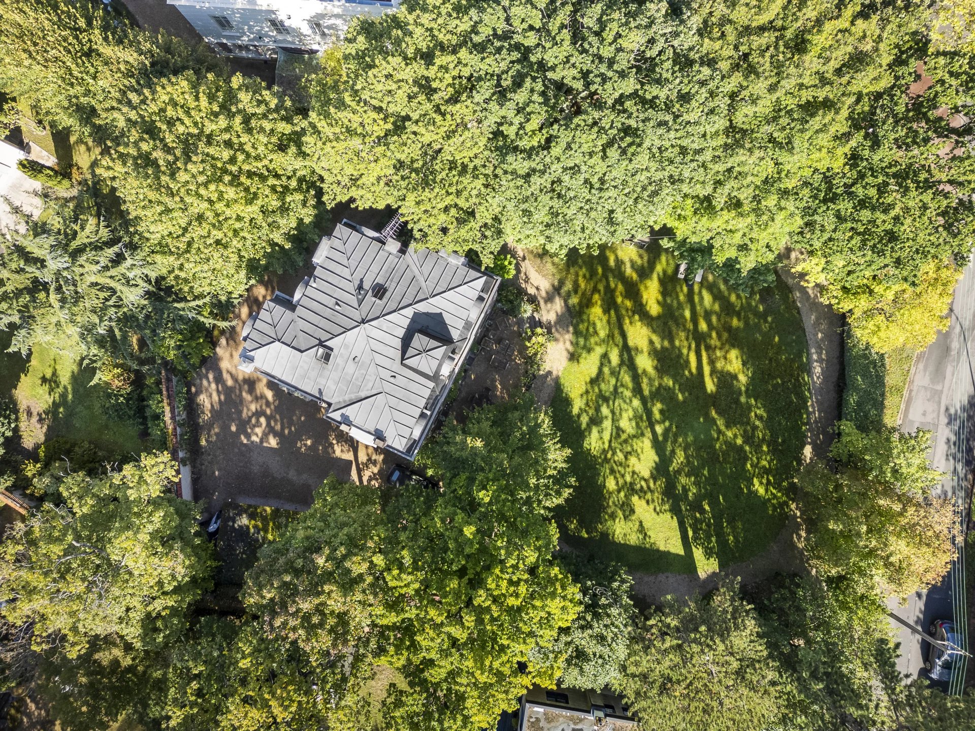 Le Vésinet, Île-de-France, 78110, FR, 6 Bedrooms Bedrooms, ,5 BathroomsBathrooms,Residential,For Sale,1994768