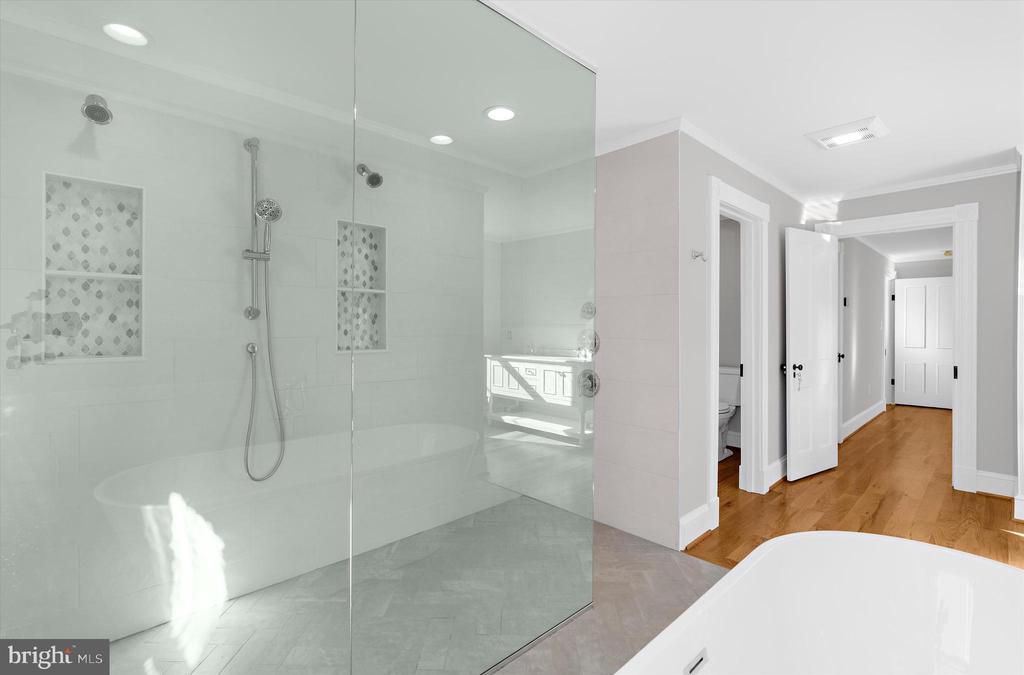 Chestertown, Maryland, 21620, United States, 5 Bedrooms Bedrooms, ,5 BathroomsBathrooms,Residential,For Sale,1988970