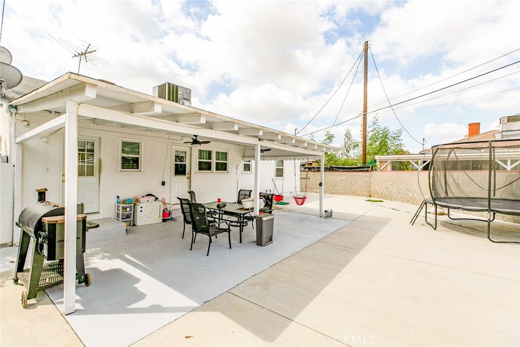 Van Nuys, California, 91402, United States, 3 Bedrooms Bedrooms, ,1 BathroomBathrooms,Residential,For Sale,1949812