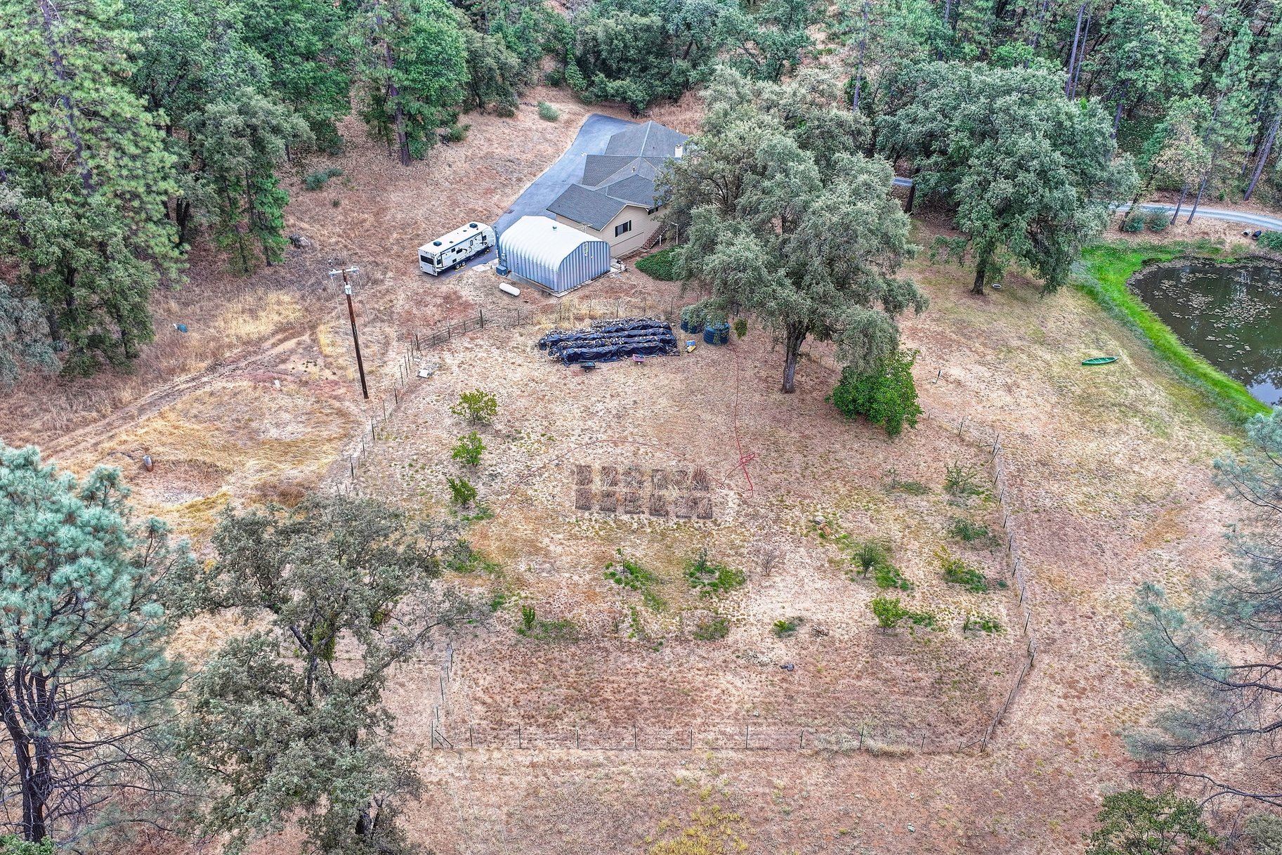  Spacious Grass Valley Country Property, 5 acres, shop and pond - 物件實景
