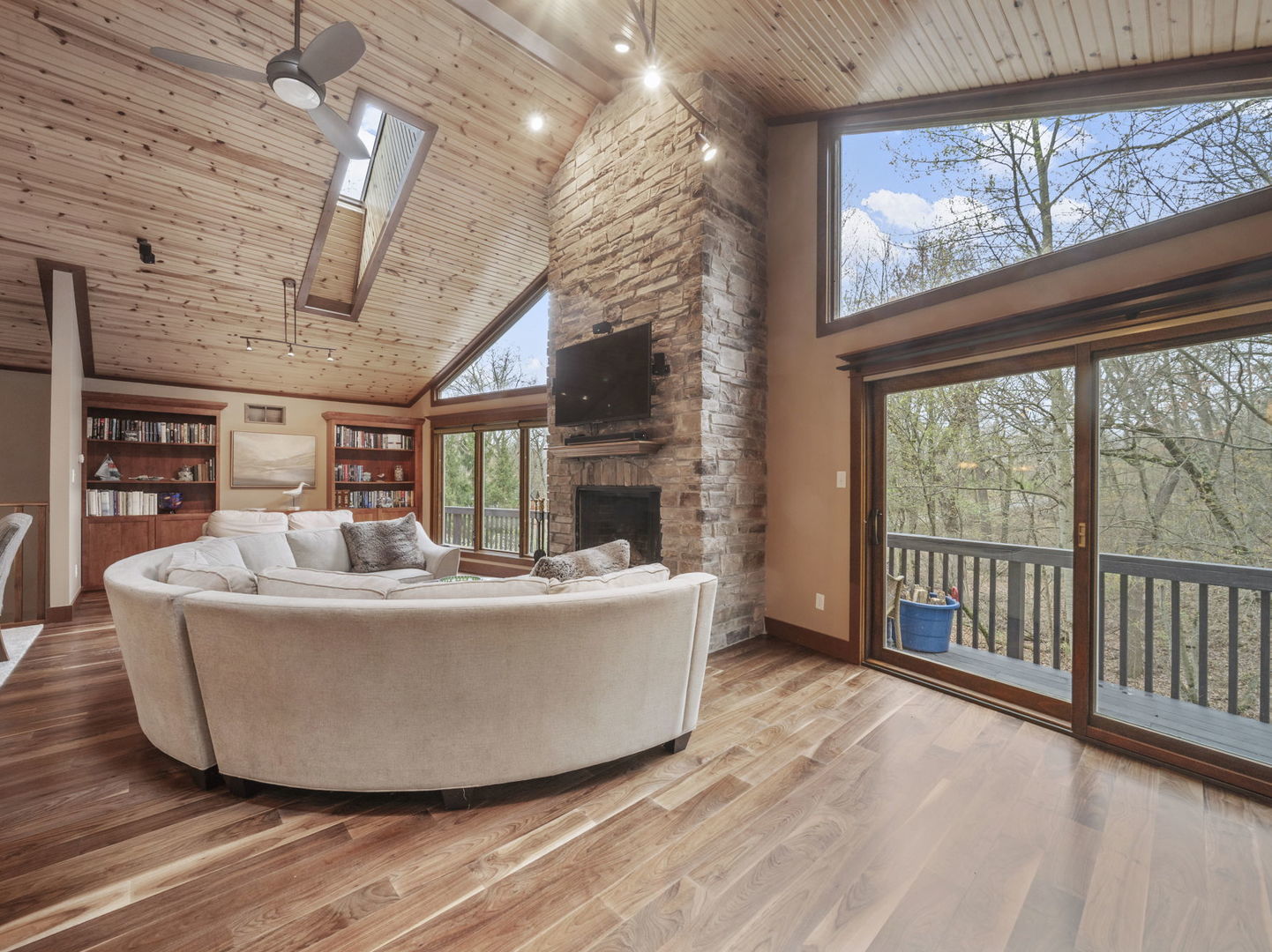 Beverly Shores, Indiana, 46301, United States, 4 Bedrooms Bedrooms, ,4 BathroomsBathrooms,Residential,For Sale,2040269
