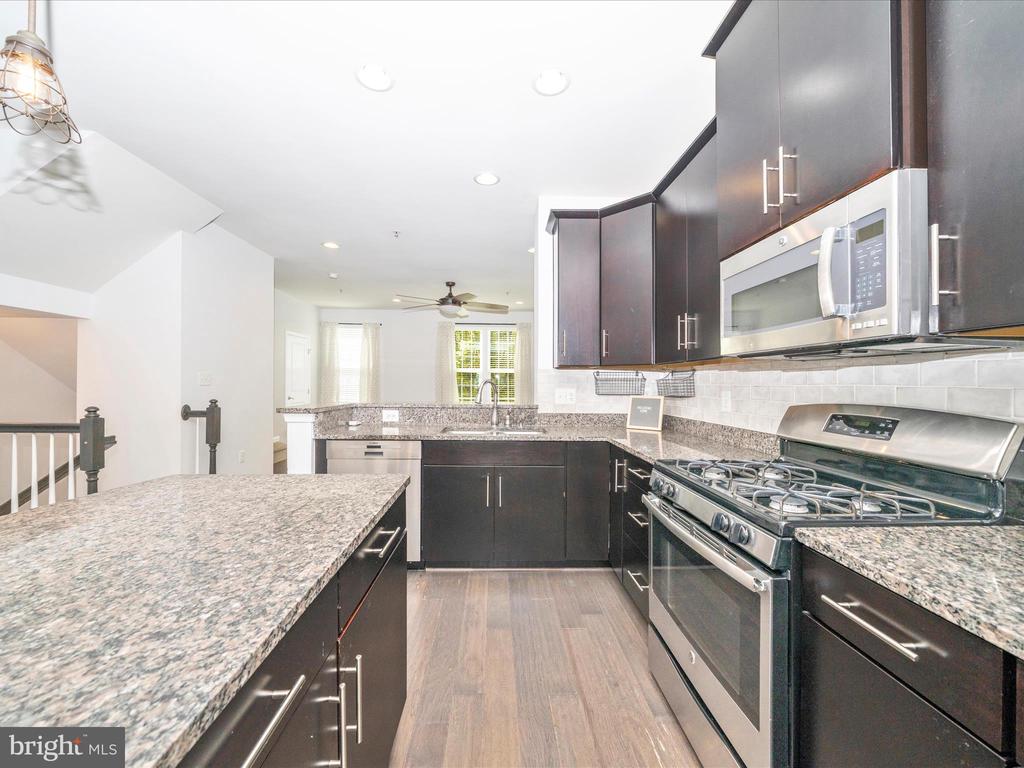 Greenbelt, Maryland, 20770, United States, 3 Bedrooms Bedrooms, ,4 BathroomsBathrooms,Residential,For Sale,1981928