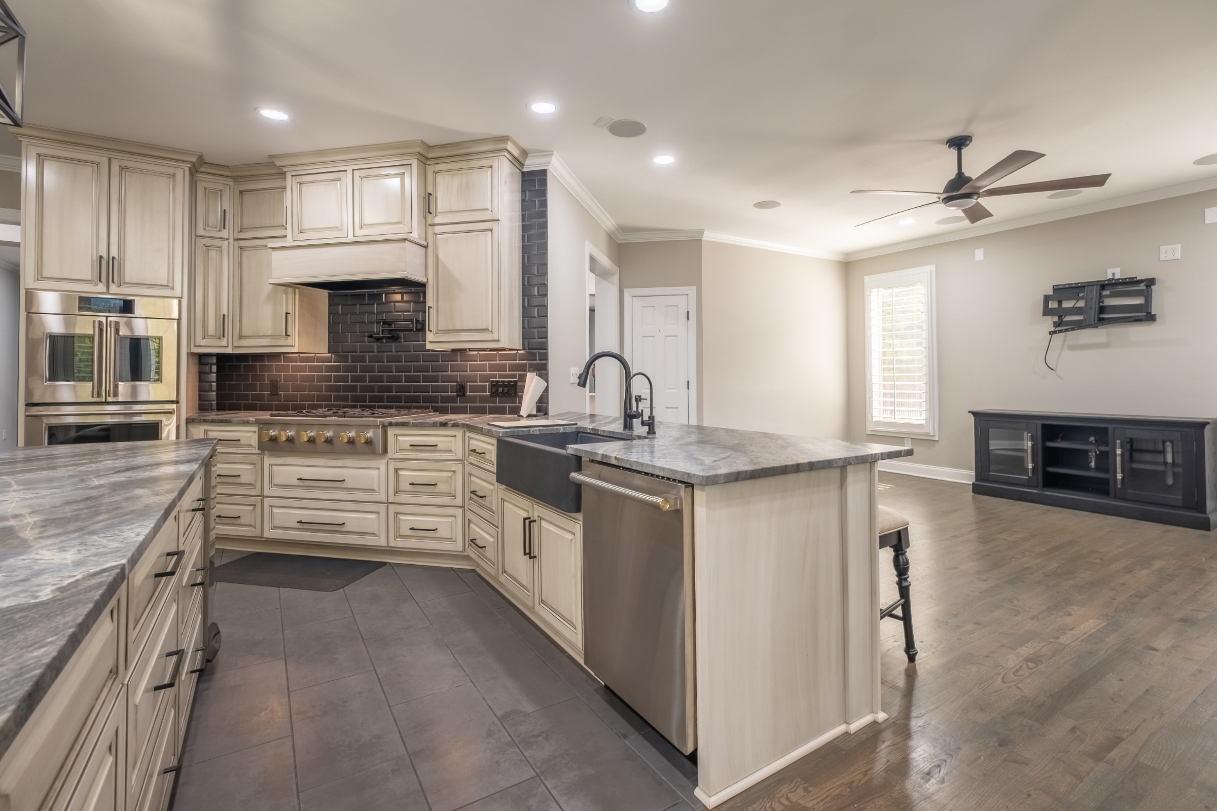 Stanley, North Carolina, 28164, United States, 6 Bedrooms Bedrooms, ,4 BathroomsBathrooms,Residential,For Sale,1976979