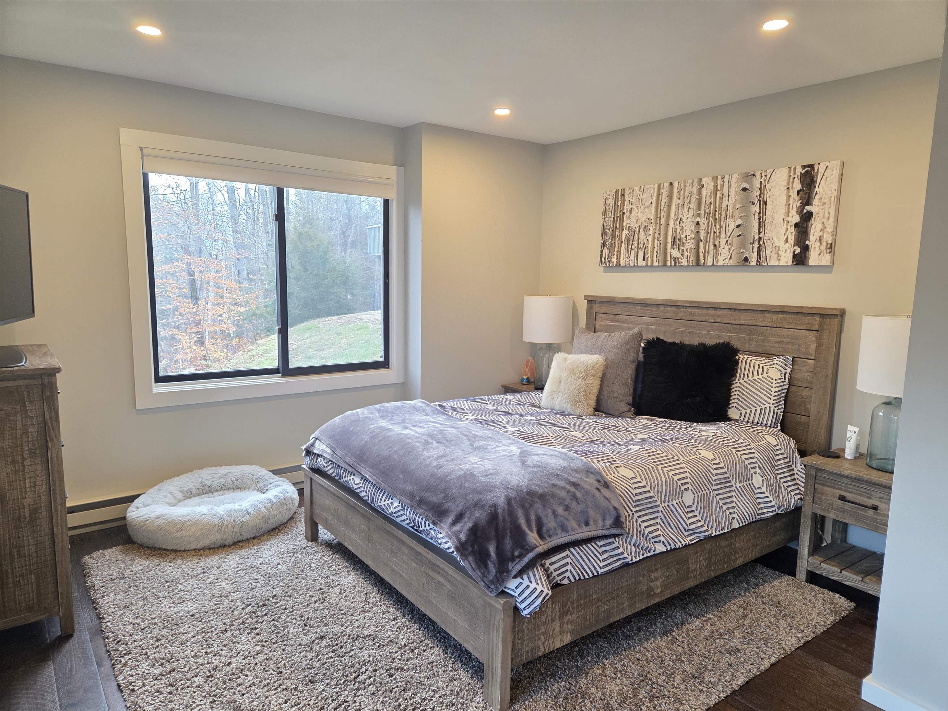 Lincoln, New Hampshire, 03251, United States, 3 Bedrooms Bedrooms, ,2 BathroomsBathrooms,Residential,For Sale,1987969