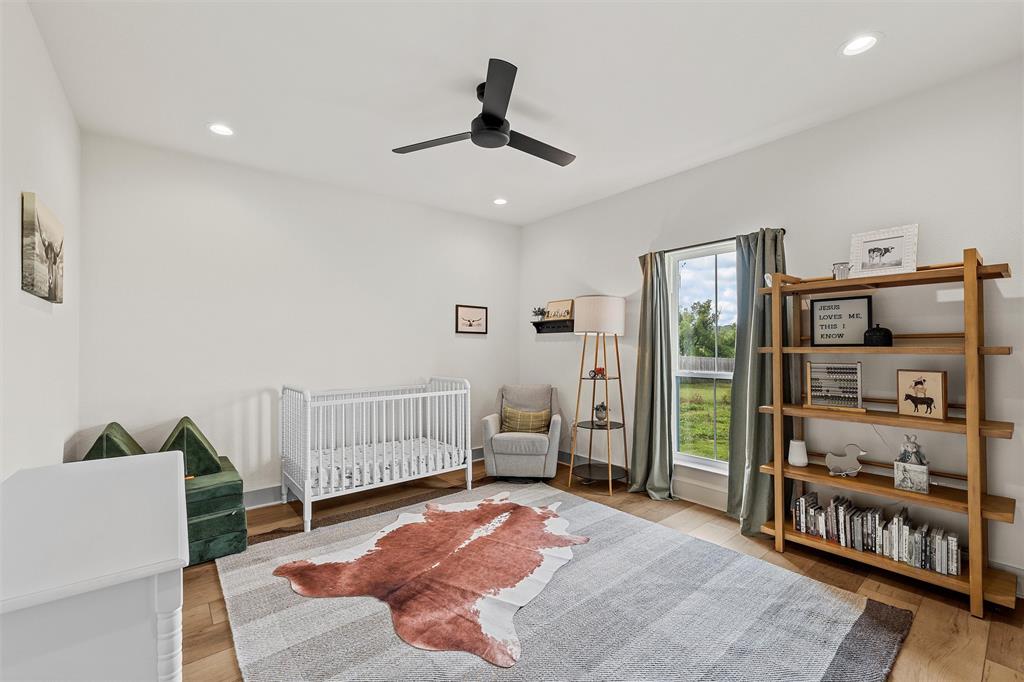 Moody, Texas, 76557, United States, 5 Bedrooms Bedrooms, ,4 BathroomsBathrooms,Residential,For Sale,1847526