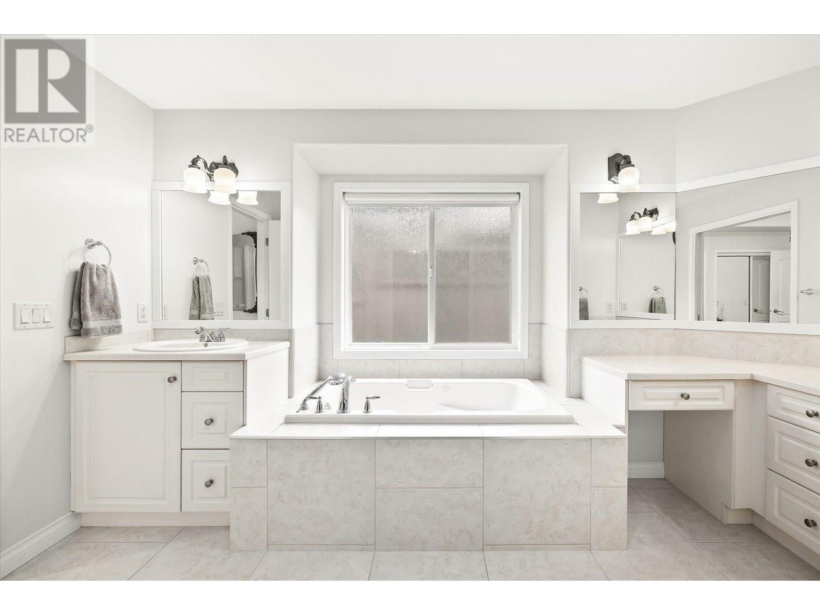 KELOWNA, British Columbia, V1W 4K9, CA, 4 Bedrooms Bedrooms, ,3 BathroomsBathrooms,Residential,For Sale,1865422