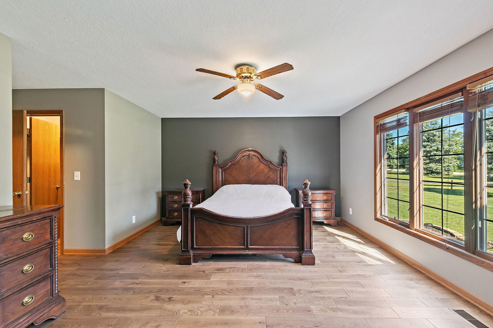 Custer Park, Illinois, 60481, United States, 4 Bedrooms Bedrooms, ,3 BathroomsBathrooms,Residential,For Sale,1977920