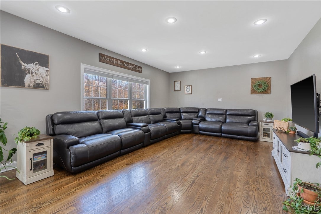 Oswego, New York, 13126, United States, 4 Bedrooms Bedrooms, ,4 BathroomsBathrooms,Residential,For Sale,1987405