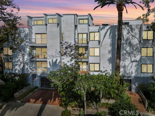 West Hollywood, California, 90046, United States, 2 Bedrooms Bedrooms, ,2 BathroomsBathrooms,Residential,For Sale,1992442