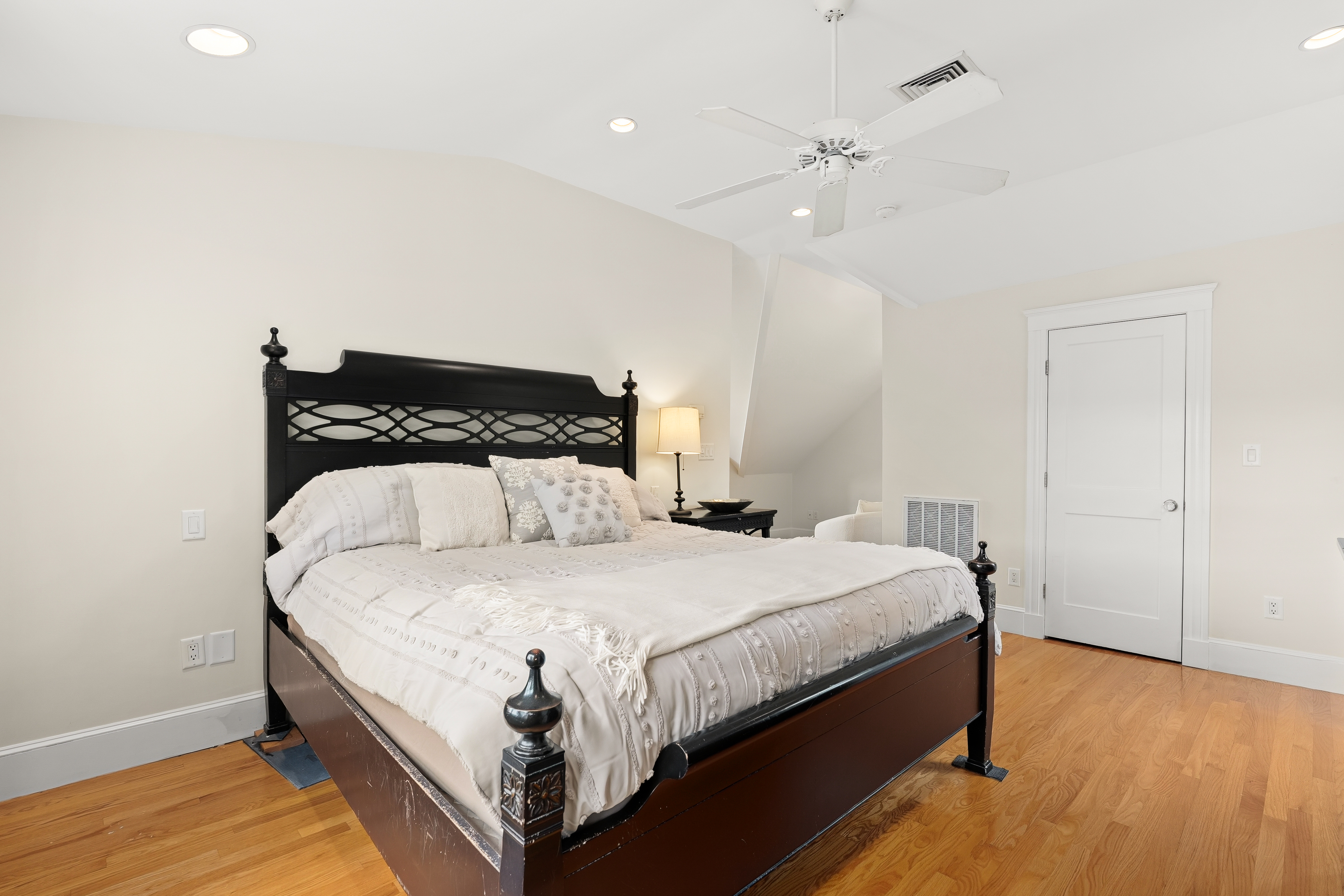  158 Lowell Street, Arlington, MA, 02474 - 物件實景
