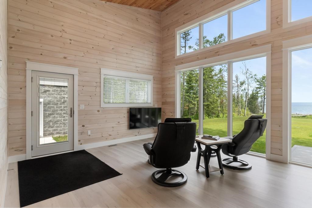 Cheboygan, Michigan, 49721, United States, 2 Bedrooms Bedrooms, ,1 BathroomBathrooms,Residential,For Sale,1856011