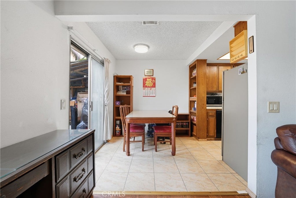 Rosemead, California, 91770, United States, 2 Bedrooms Bedrooms, ,2 BathroomsBathrooms,Residential,For Sale,1980997