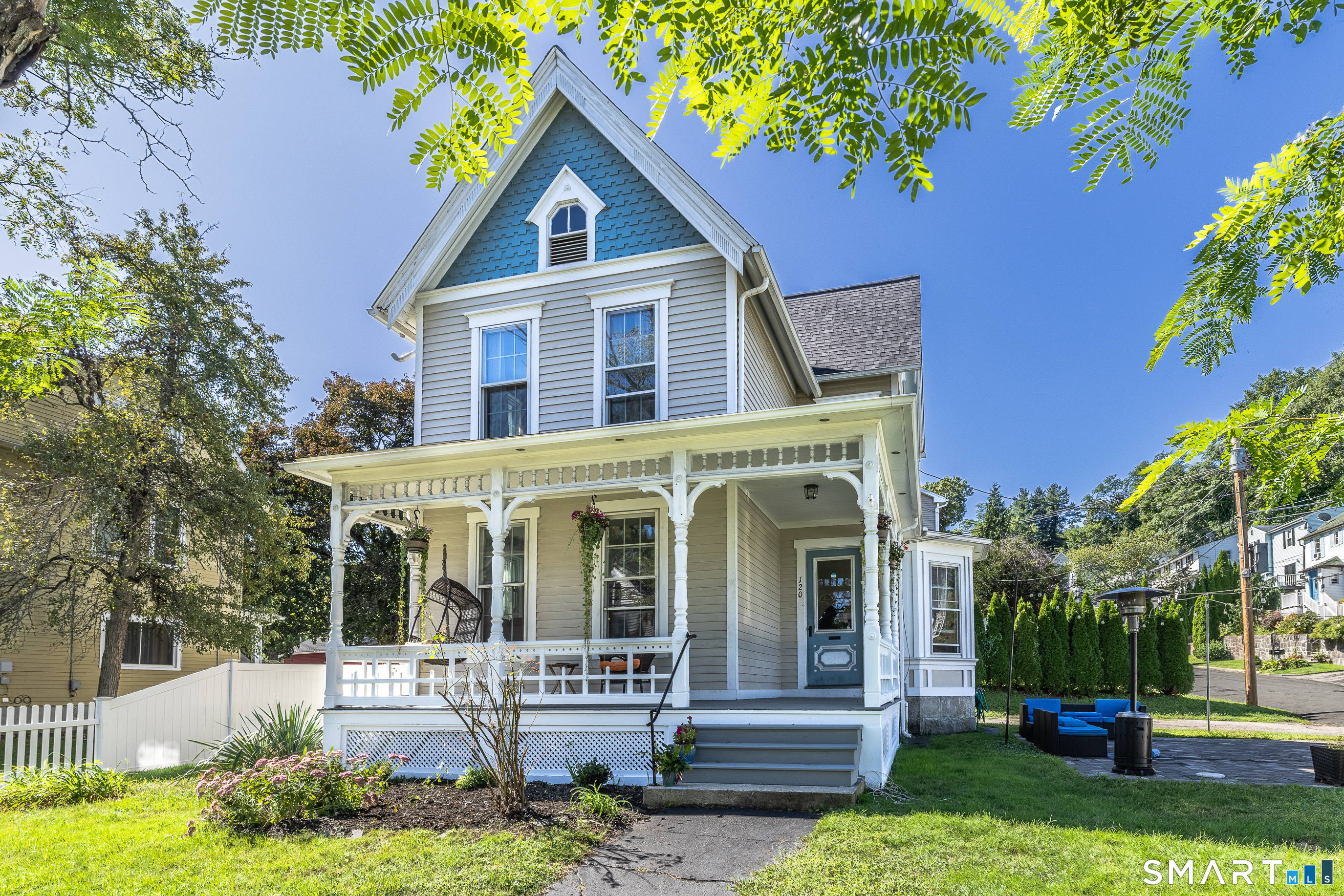 Howe Ave, Shelton, CT 06484