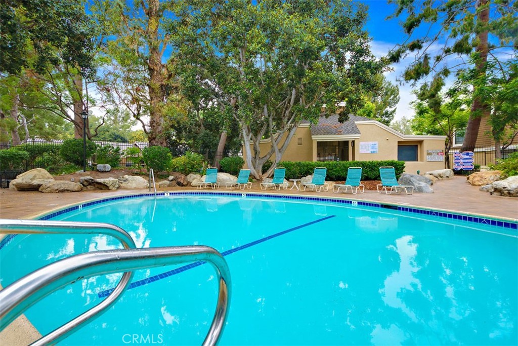Irvine, California, 92620, United States, 1 Bedroom Bedrooms, ,2 BathroomsBathrooms,Residential,For Sale,1906882