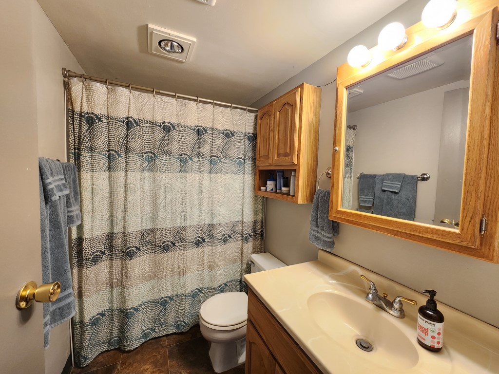 Clear Lake, Iowa, 50428, United States, 3 Bedrooms Bedrooms, ,1 BathroomBathrooms,Residential,For Sale,1937165