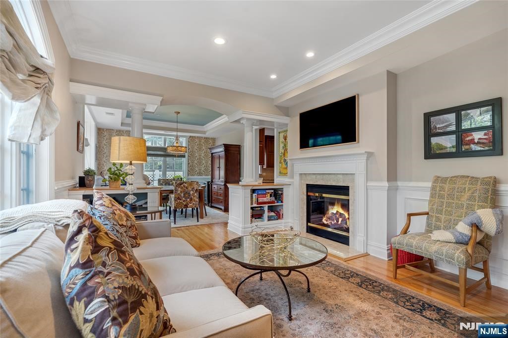 Morristown Town, New Jersey, 07960, United States, 2 Bedrooms Bedrooms, ,3 BathroomsBathrooms,Residential,For Sale,1993280