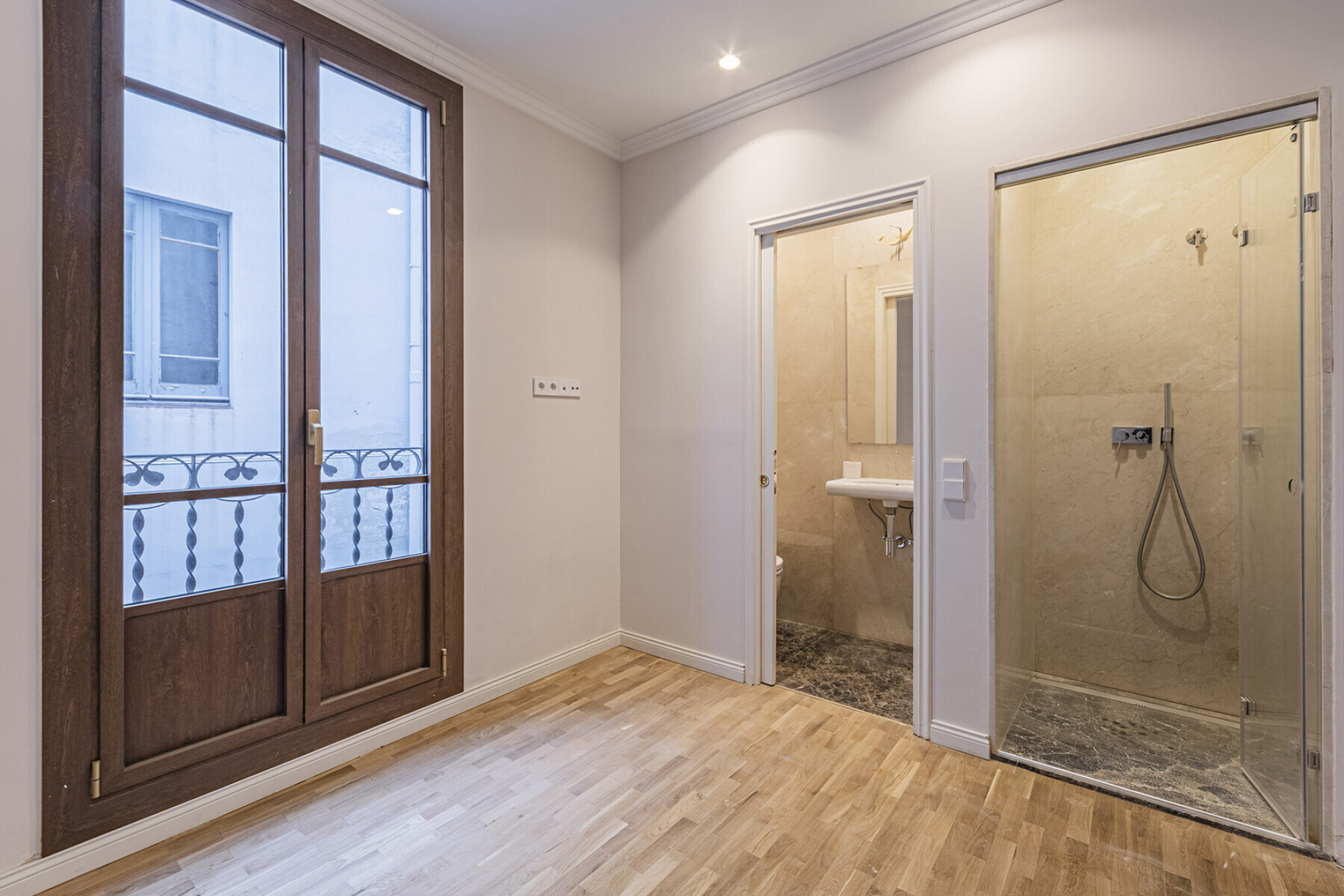  Renovated high-rise apartment in a stately building in Eixample. - 物件實景