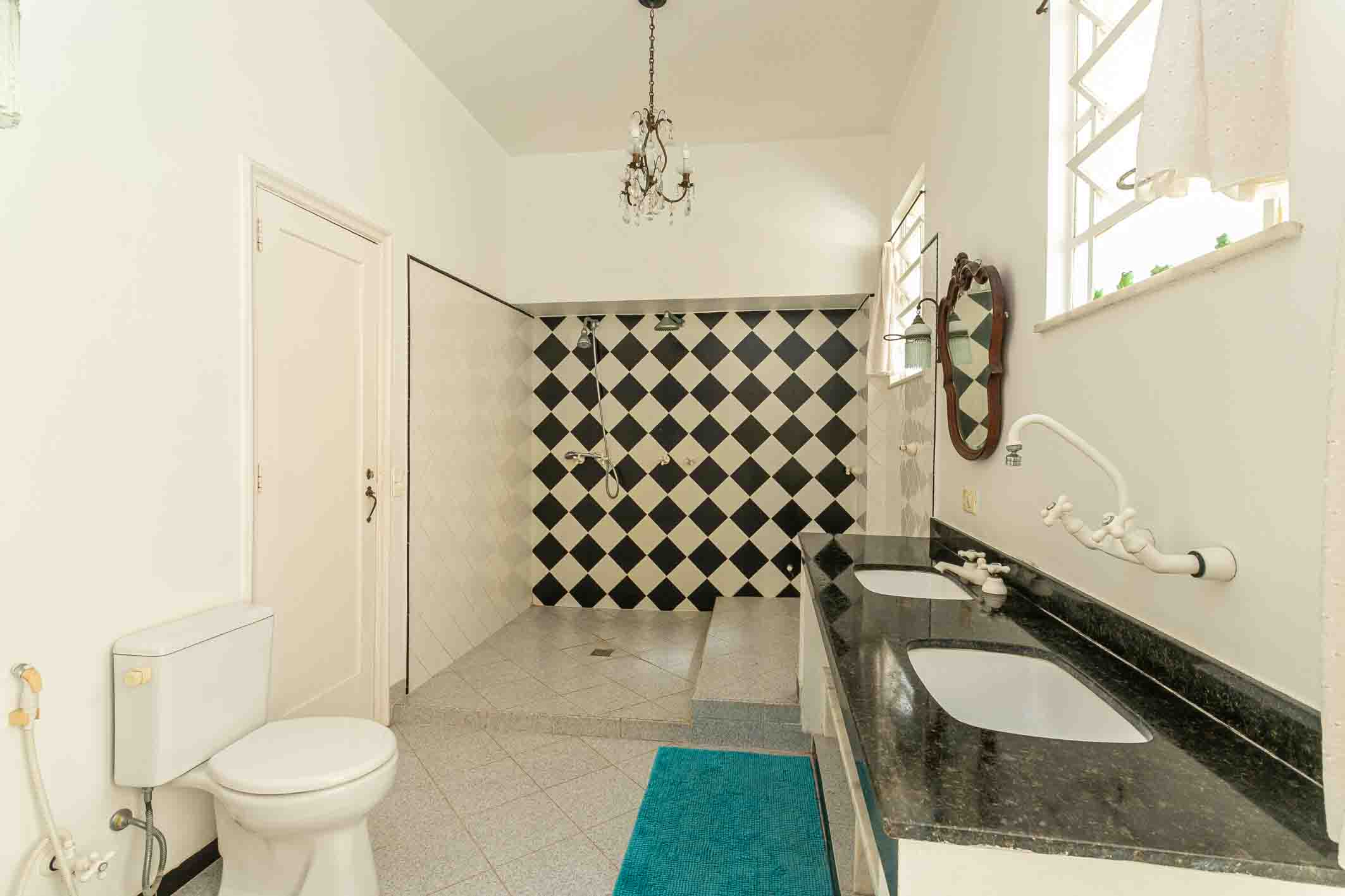  Spacious residence on a quiet street with landscaped garden - 物件實景