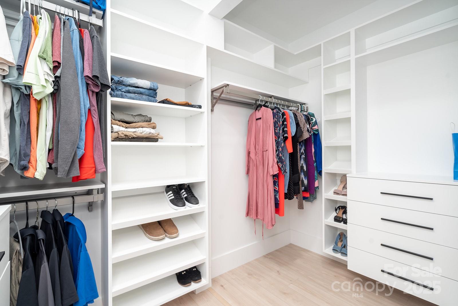 Waxhaw, North Carolina, 28173, United States, 5 Bedrooms Bedrooms, ,4 BathroomsBathrooms,Residential,For Sale,1990877