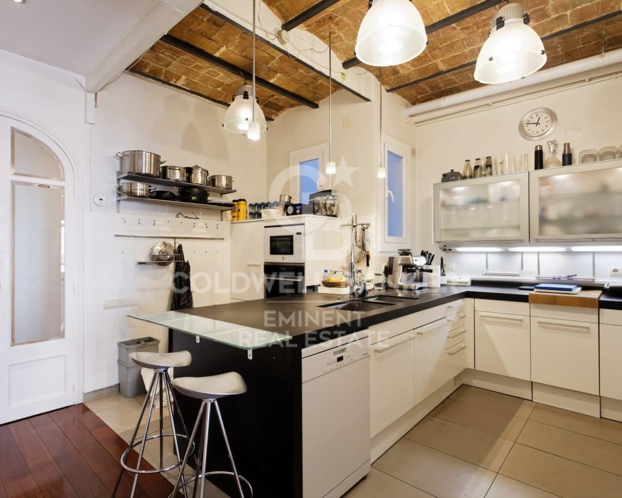 Barcelona, Catalonia, ES, 4 Bedrooms Bedrooms, ,2 BathroomsBathrooms,Residential,For Sale,1694792