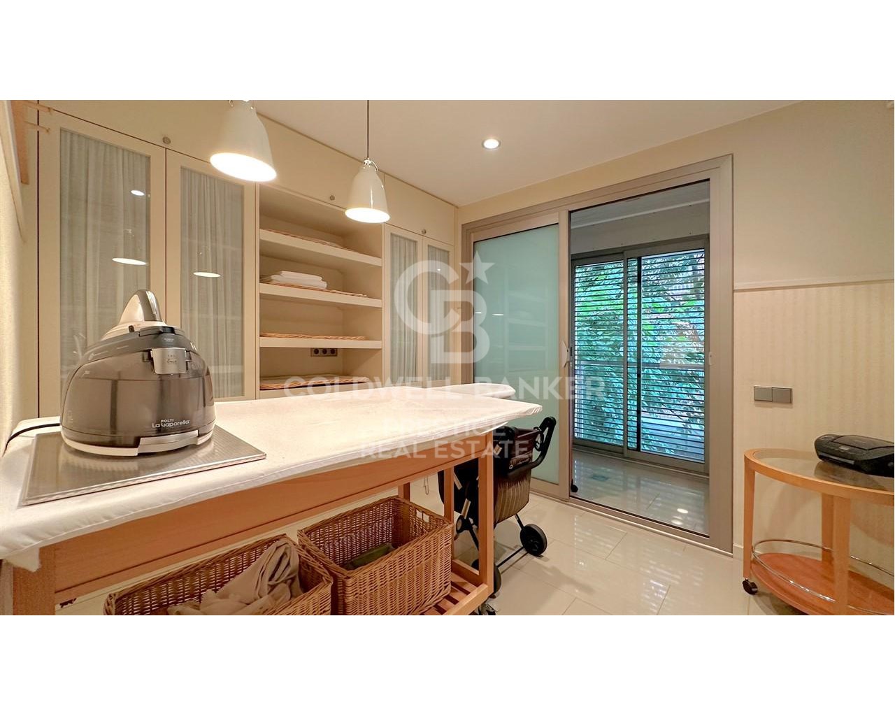 Barcelona, Catalonia, ES, 5 Bedrooms Bedrooms, ,5 BathroomsBathrooms,Residential,For Sale,1684278