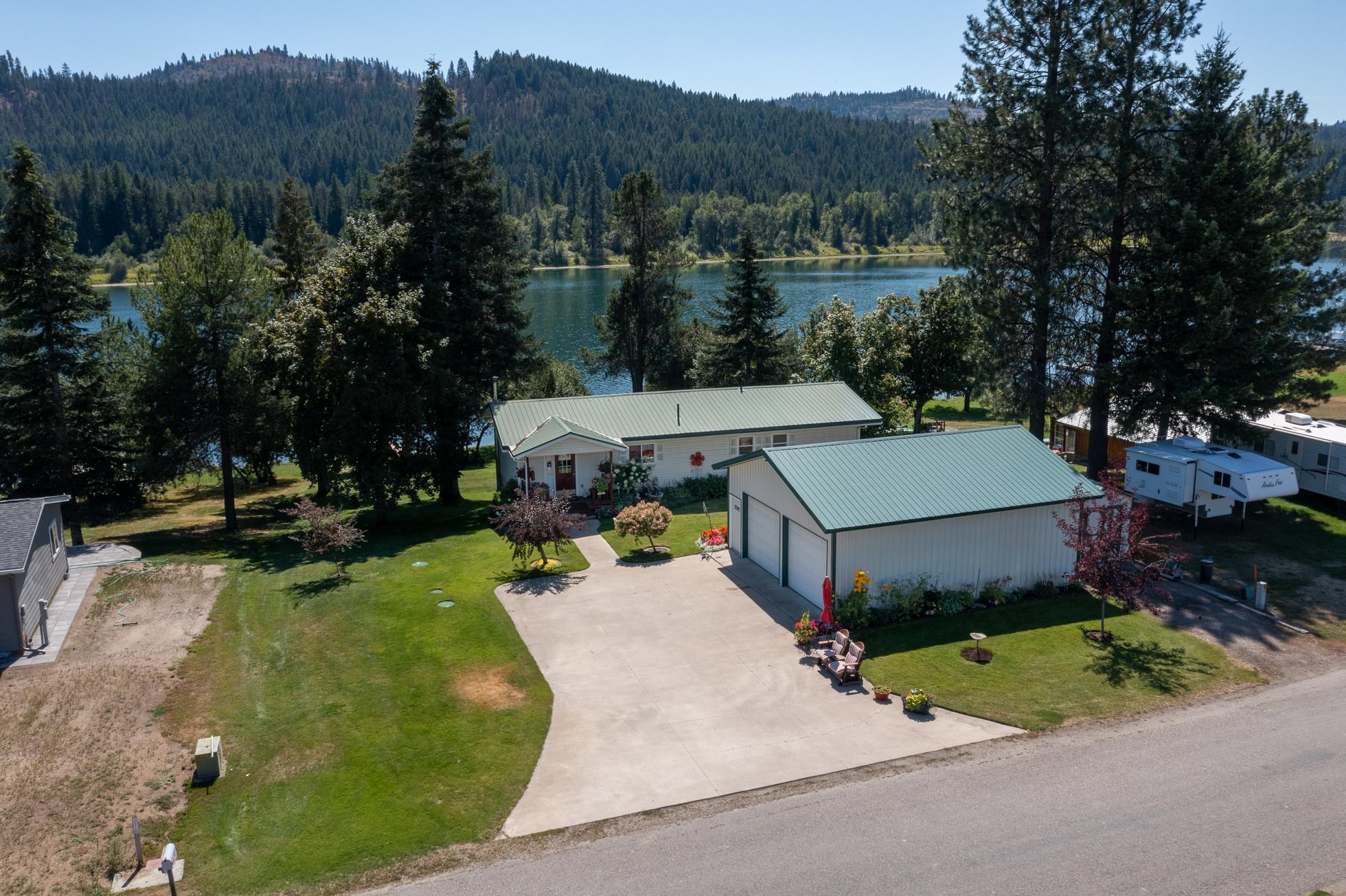 Newport, Washington, 99156, United States, 3 Bedrooms Bedrooms, ,3 BathroomsBathrooms,Residential,For Sale,1921865