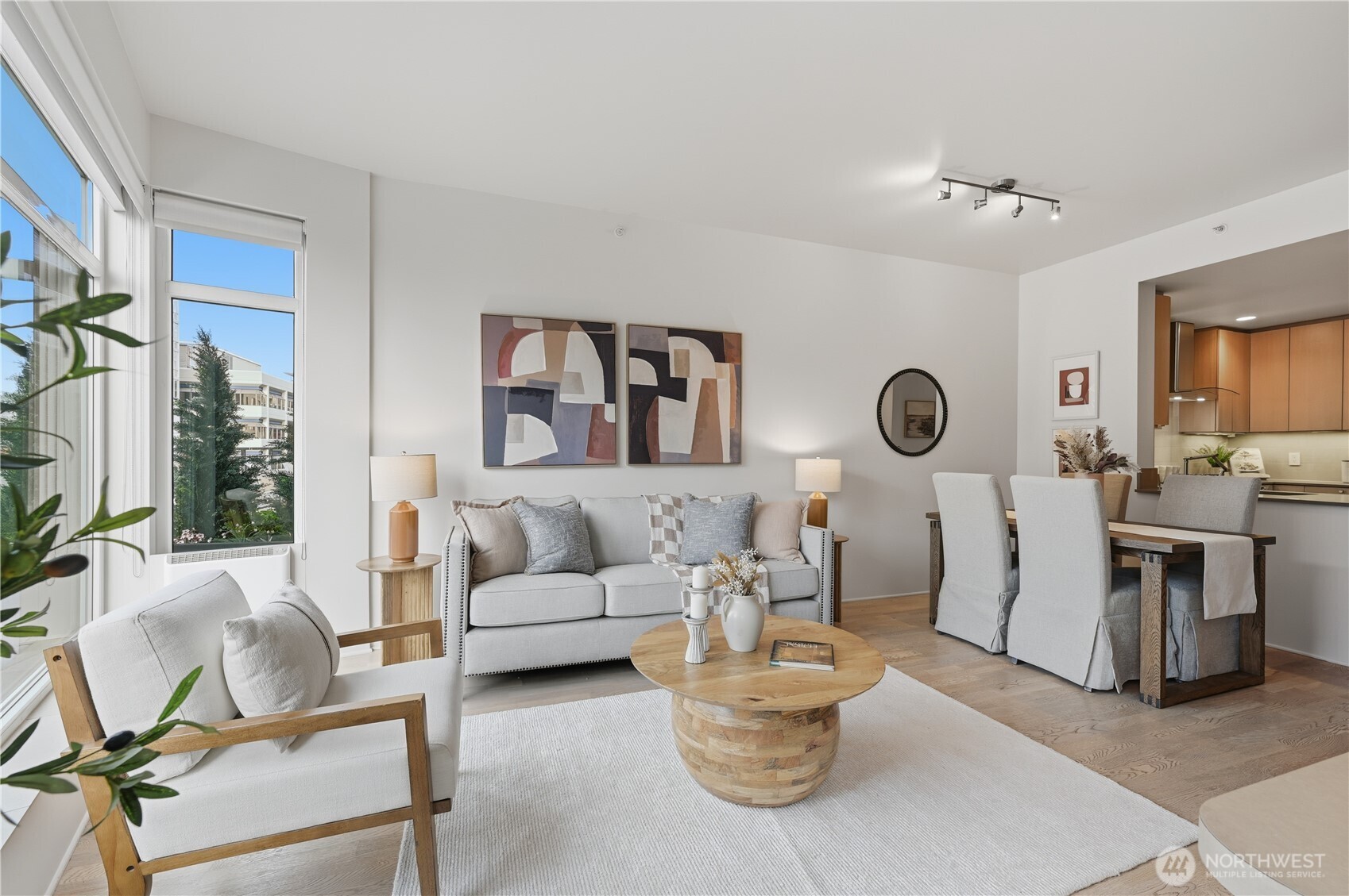 Seattle, Washington, 98121, United States, 1 Bedroom Bedrooms, ,Residential,For Sale,1992082