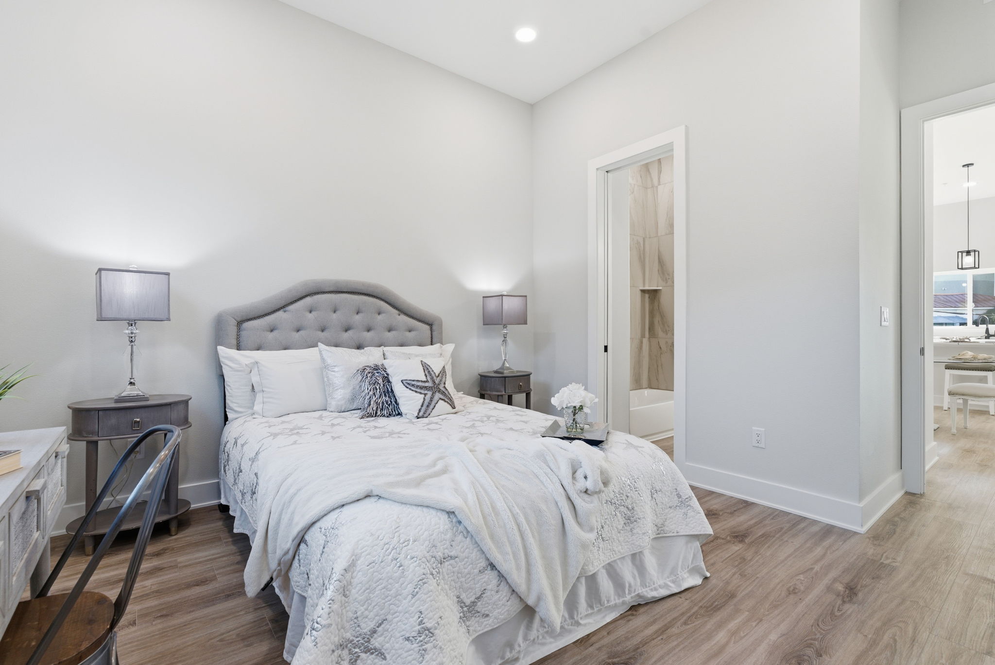 Treasure Island, Florida, 33706, United States, 5 Bedrooms Bedrooms, ,4 BathroomsBathrooms,Residential,For Sale,1887391