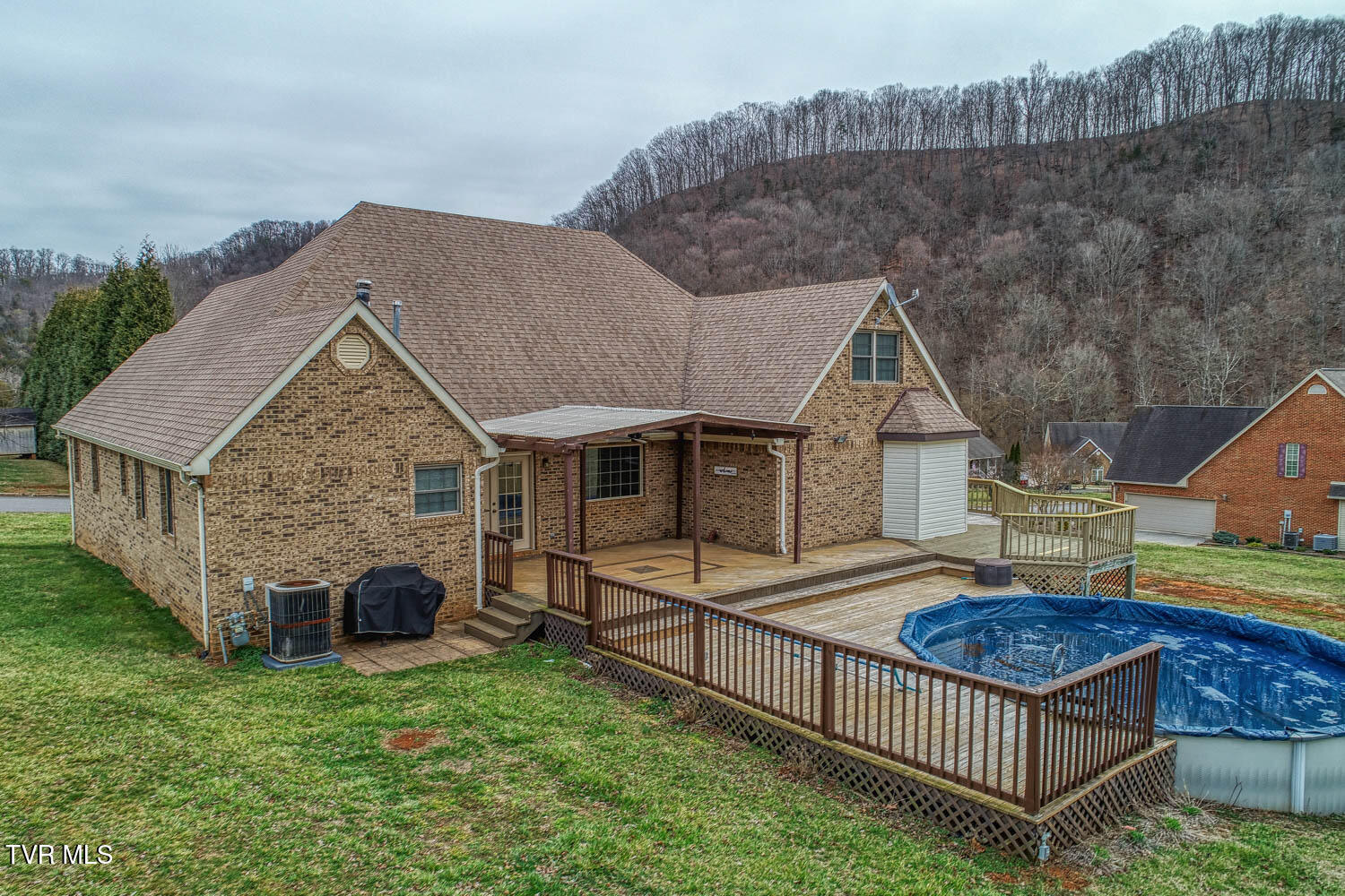 Rogersville, Tennessee, 37857, United States, 4 Bedrooms Bedrooms, ,4 BathroomsBathrooms,Residential,For Sale,1977931