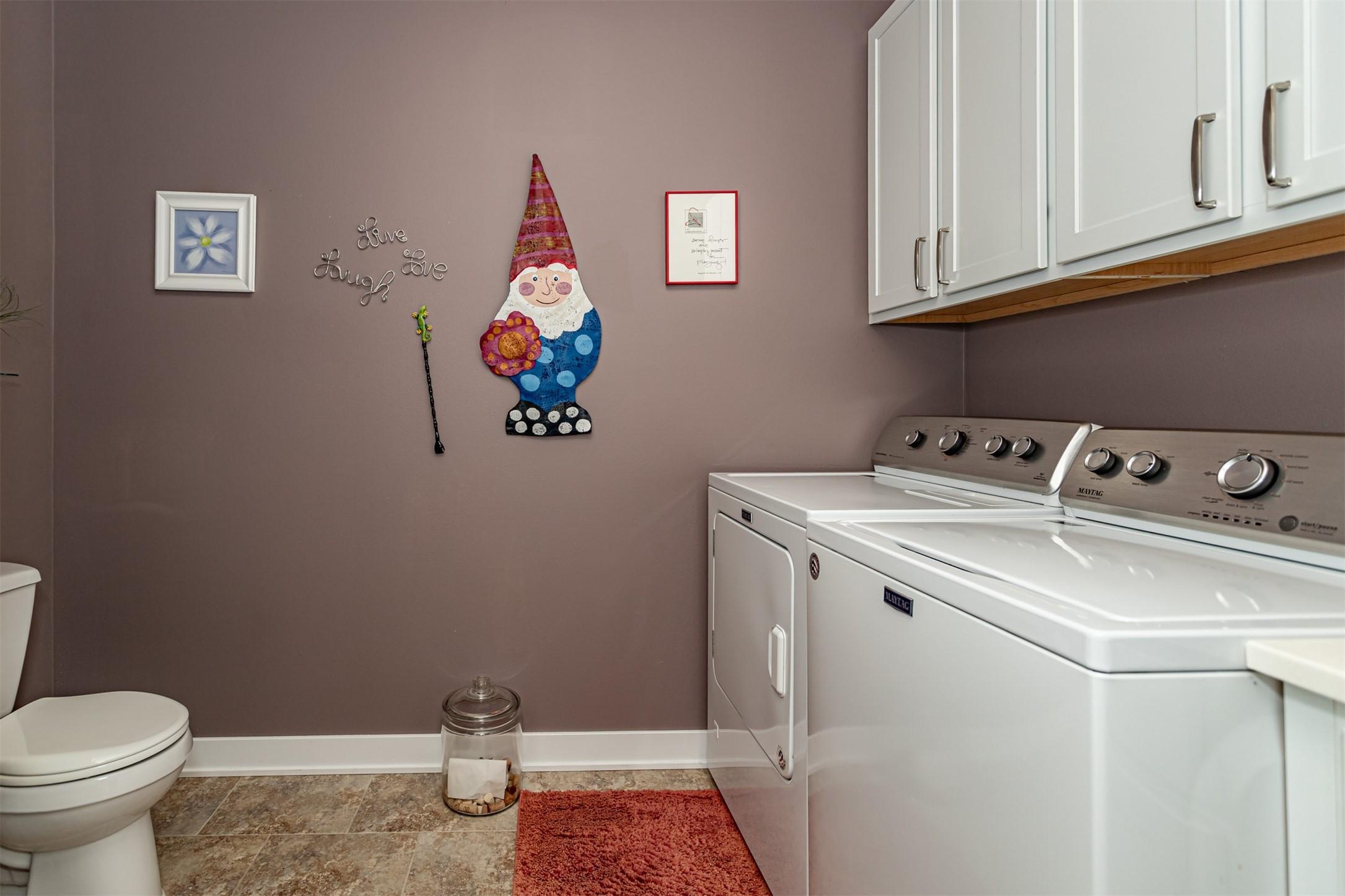 Huxley, Iowa, 50124, United States, 3 Bedrooms Bedrooms, ,4 BathroomsBathrooms,Residential,For Sale,1975507