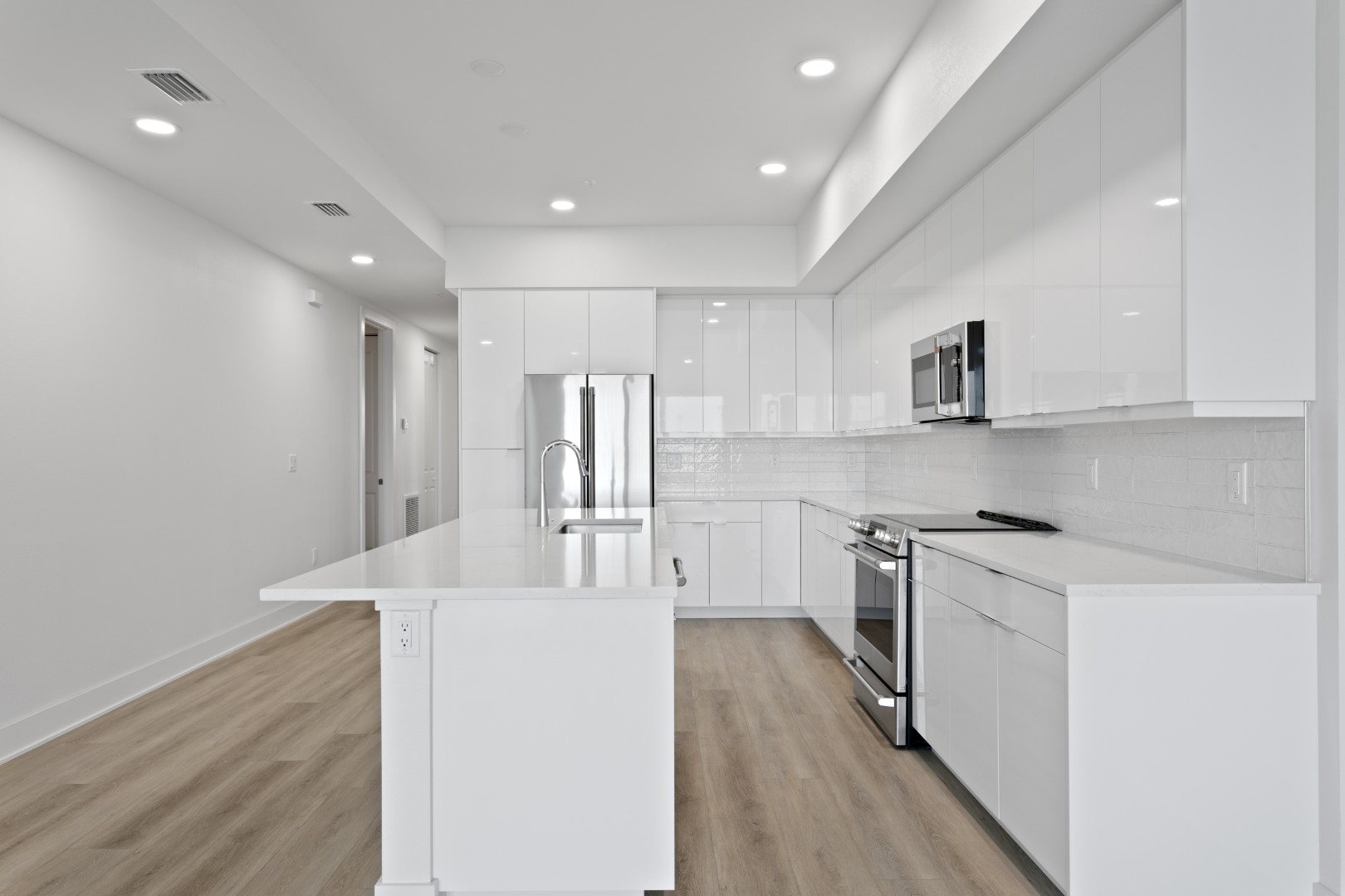 400 150th Ave # 302, Madeira Beach, Florida, 33708, United States, 3 Bedrooms Bedrooms, ,4 BathroomsBathrooms,Residential,For Sale,400 150th Ave # 302,1331506