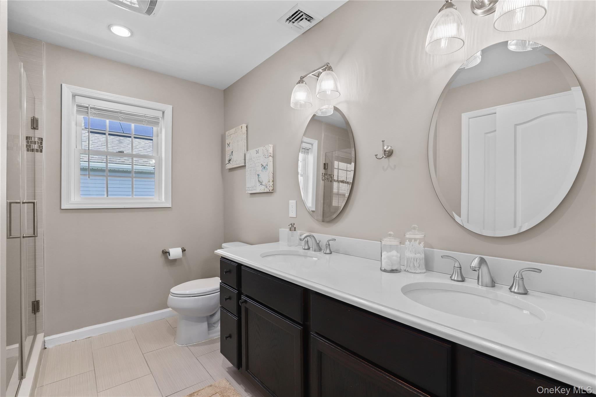 Pleasantville, New York, 10570, United States, 4 Bedrooms Bedrooms, ,3 BathroomsBathrooms,Residential,For Sale,1973864