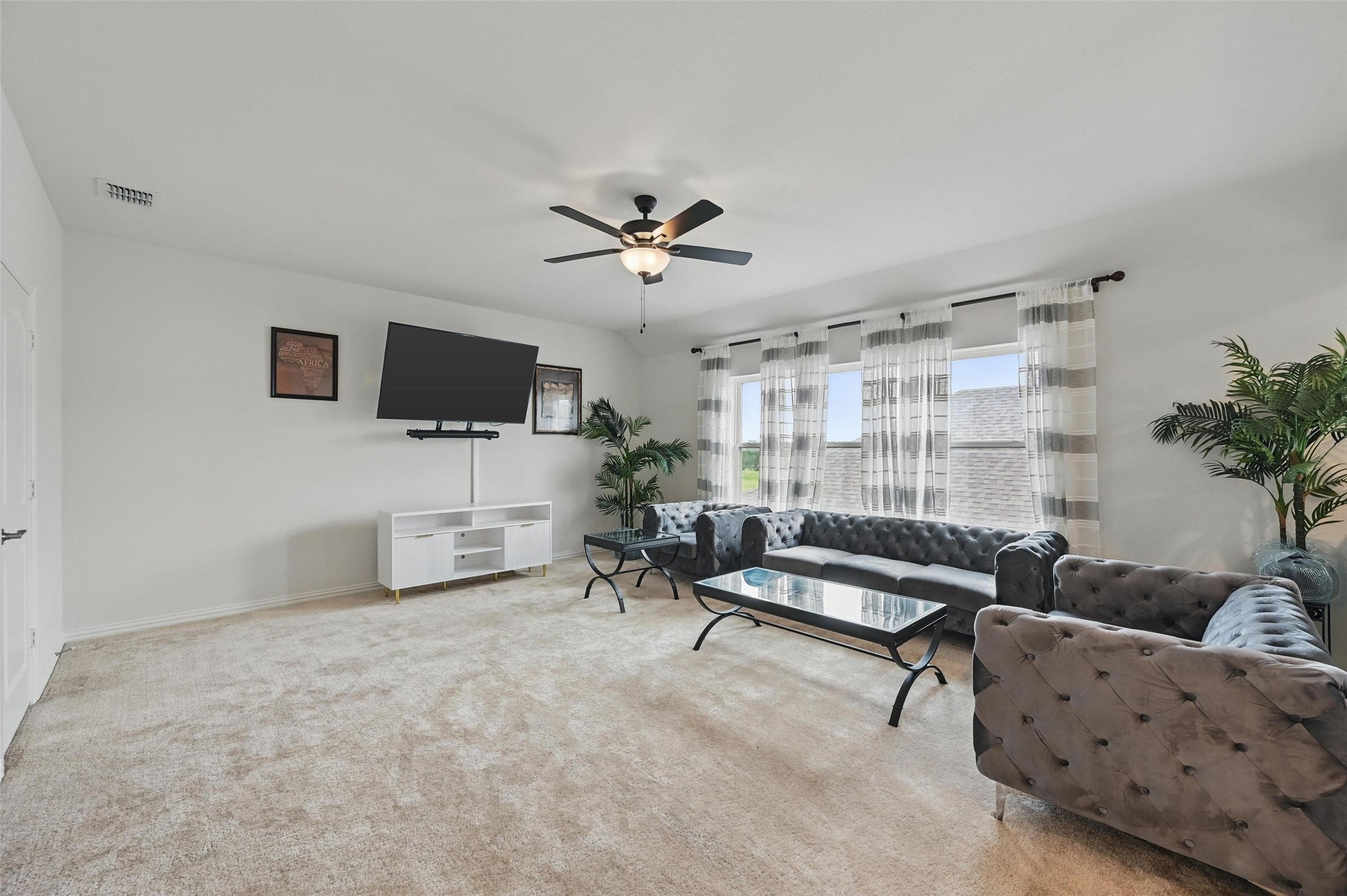 Fort Worth, Texas, 76052, United States, 4 Bedrooms Bedrooms, ,4 BathroomsBathrooms,Residential,For Sale,1980397