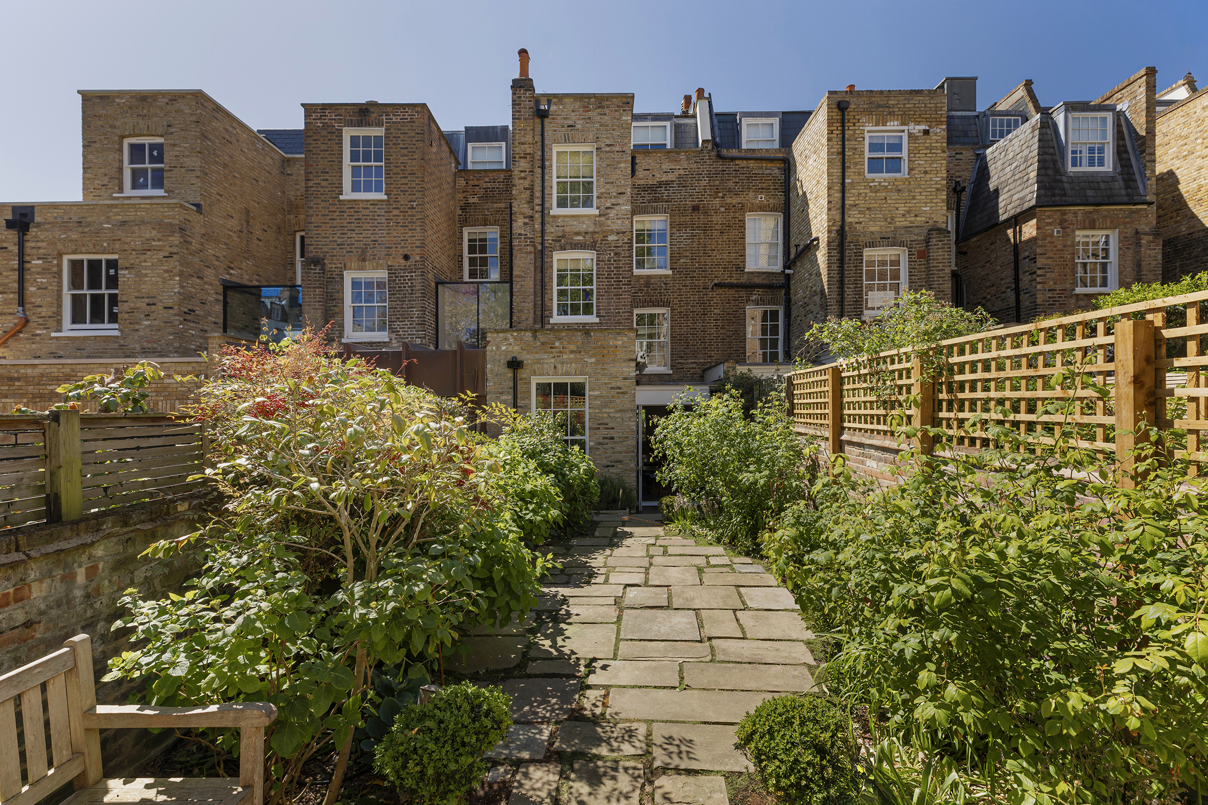  A Light-Filled Freehold House with a 45ft Garden in Prime Kensington - 物件實景