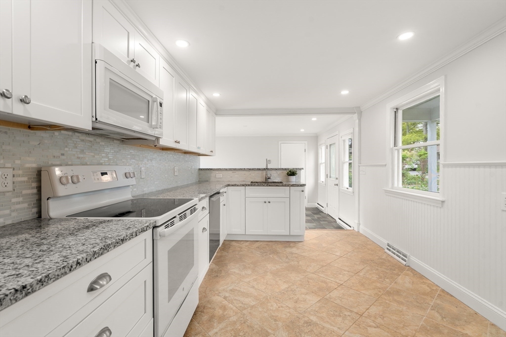 Barnstable, Massachusetts, 02601, United States, 4 Bedrooms Bedrooms, ,3 BathroomsBathrooms,Residential,For Sale,1826460