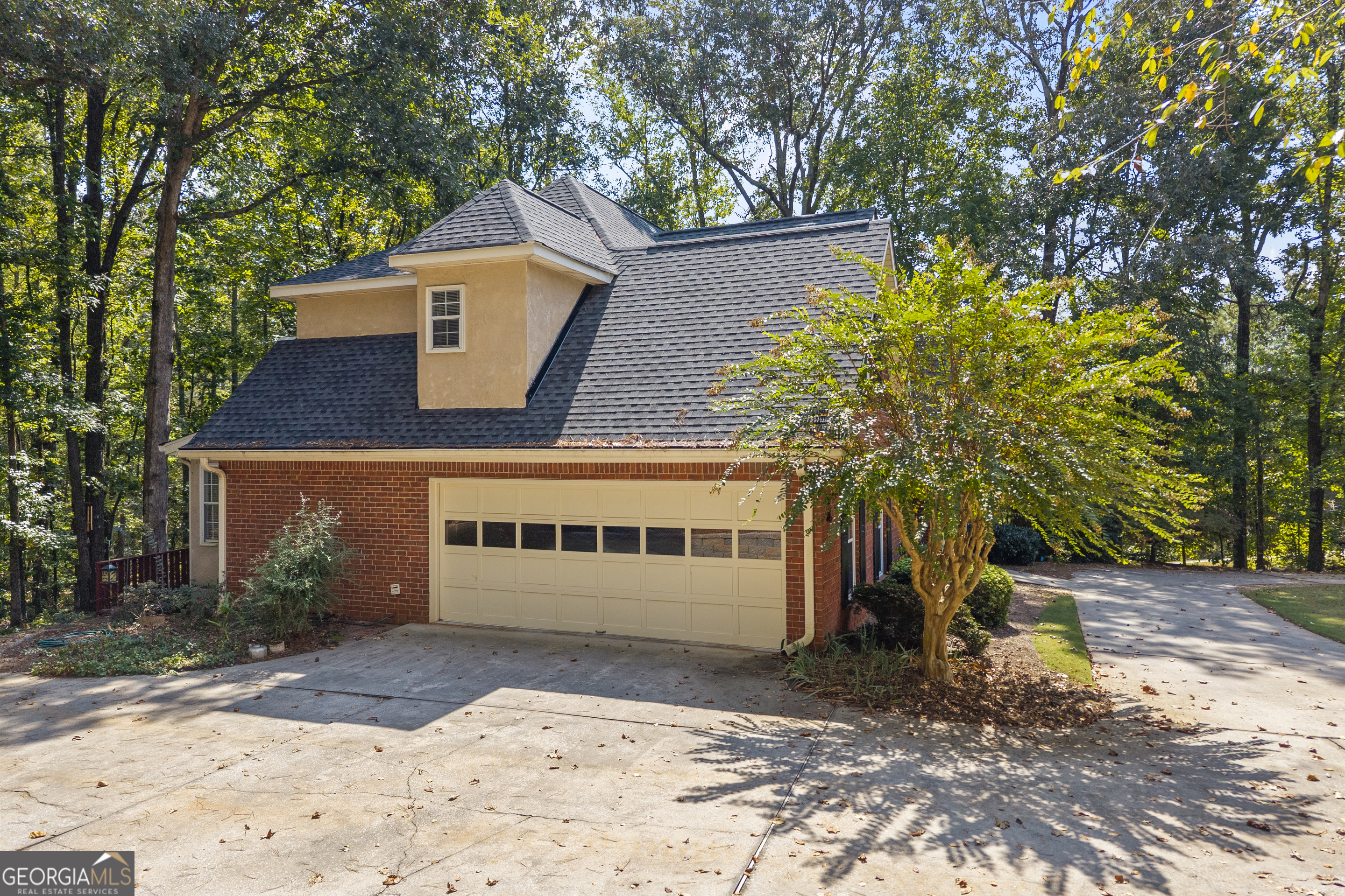 Sharpsburg, Georgia, 30277, United States, 3 Bedrooms Bedrooms, ,3 BathroomsBathrooms,Residential,For Sale,1955891