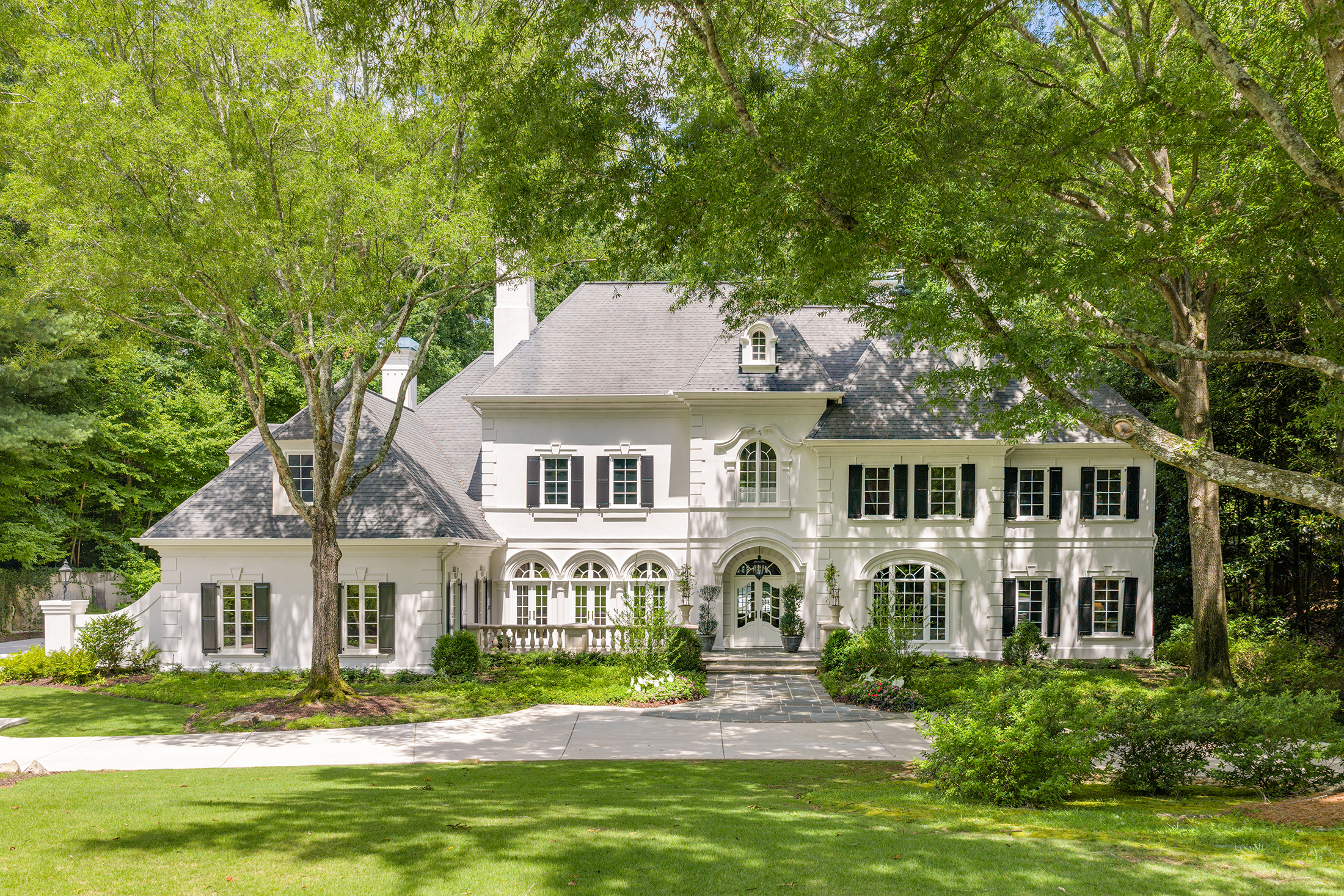  Irreplaceable Estate in One of Atlanta