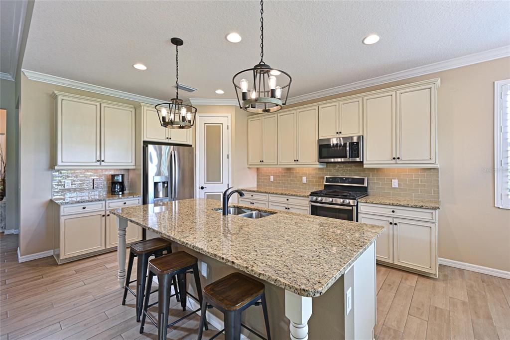 Bradenton, Florida, 34212, United States, 2 Bedrooms Bedrooms, ,2 BathroomsBathrooms,Residential,For Sale,1948137