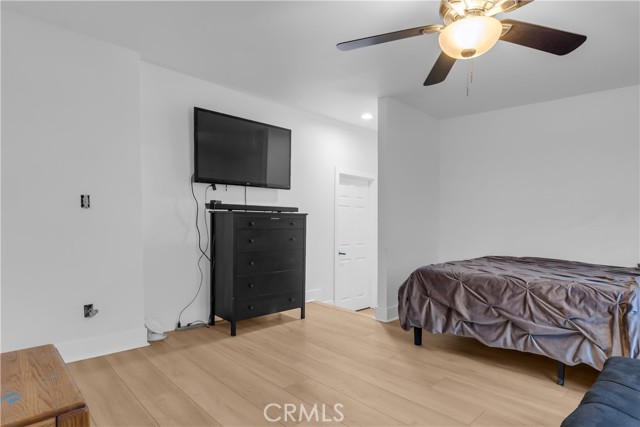 Oak Hills, California, 92344, United States, 6 Bedrooms Bedrooms, ,2 BathroomsBathrooms,Residential,For Sale,2000385