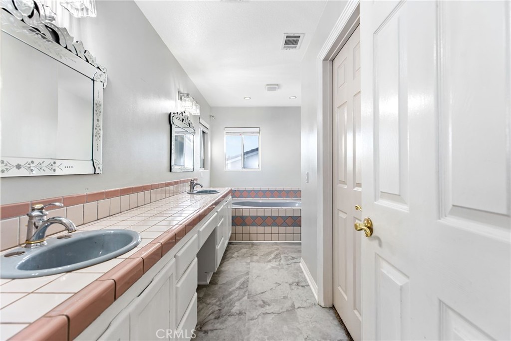 Canyon Lake, California, 92587, United States, 3 Bedrooms Bedrooms, ,3 BathroomsBathrooms,Residential,For Sale,1921907