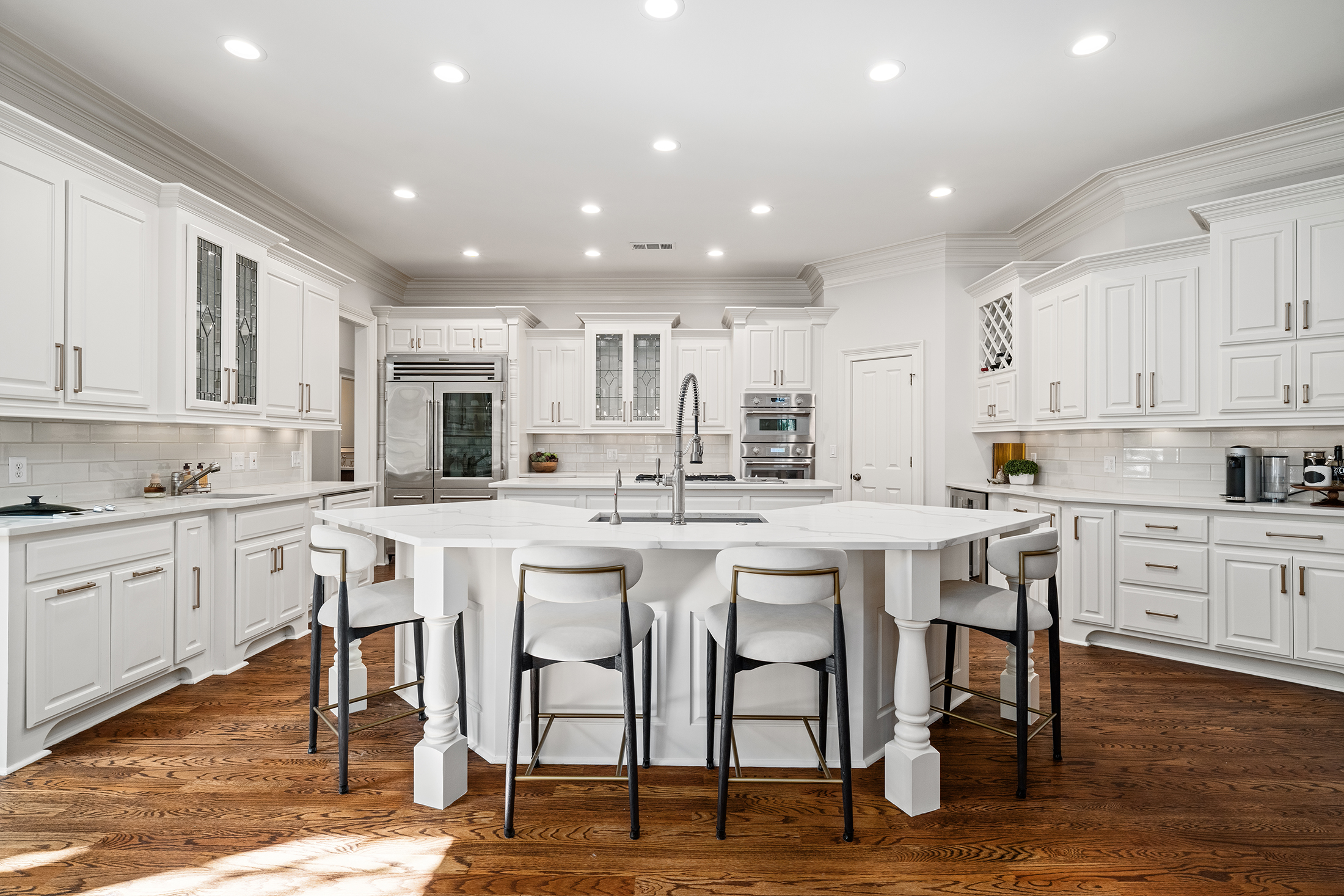  Located Within the Gated Greystone Farms Community in Milton - 物件實景