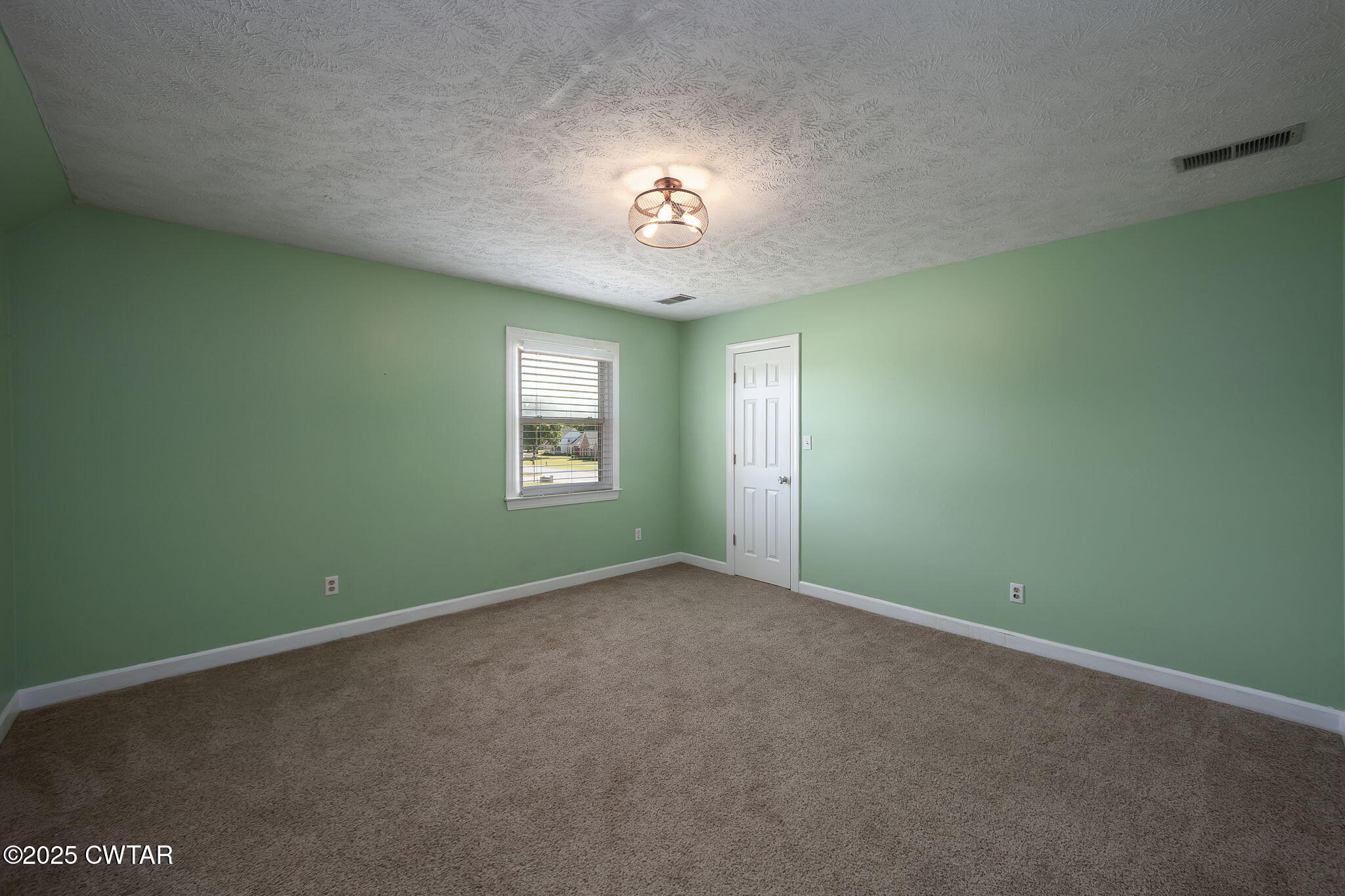 Jackson, Tennessee, 38305, United States, 4 Bedrooms Bedrooms, ,3 BathroomsBathrooms,Residential,For Sale,1929723