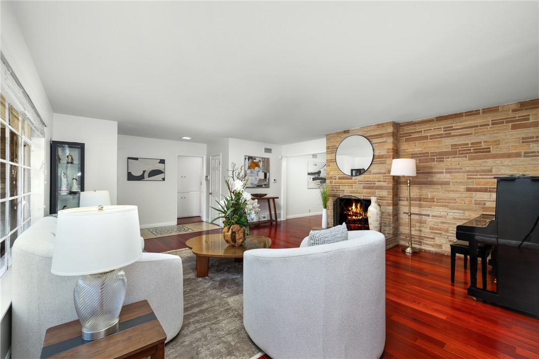 Arcadia, California, 91007, United States, 3 Bedrooms Bedrooms, ,2 BathroomsBathrooms,Residential,For Sale,1989649