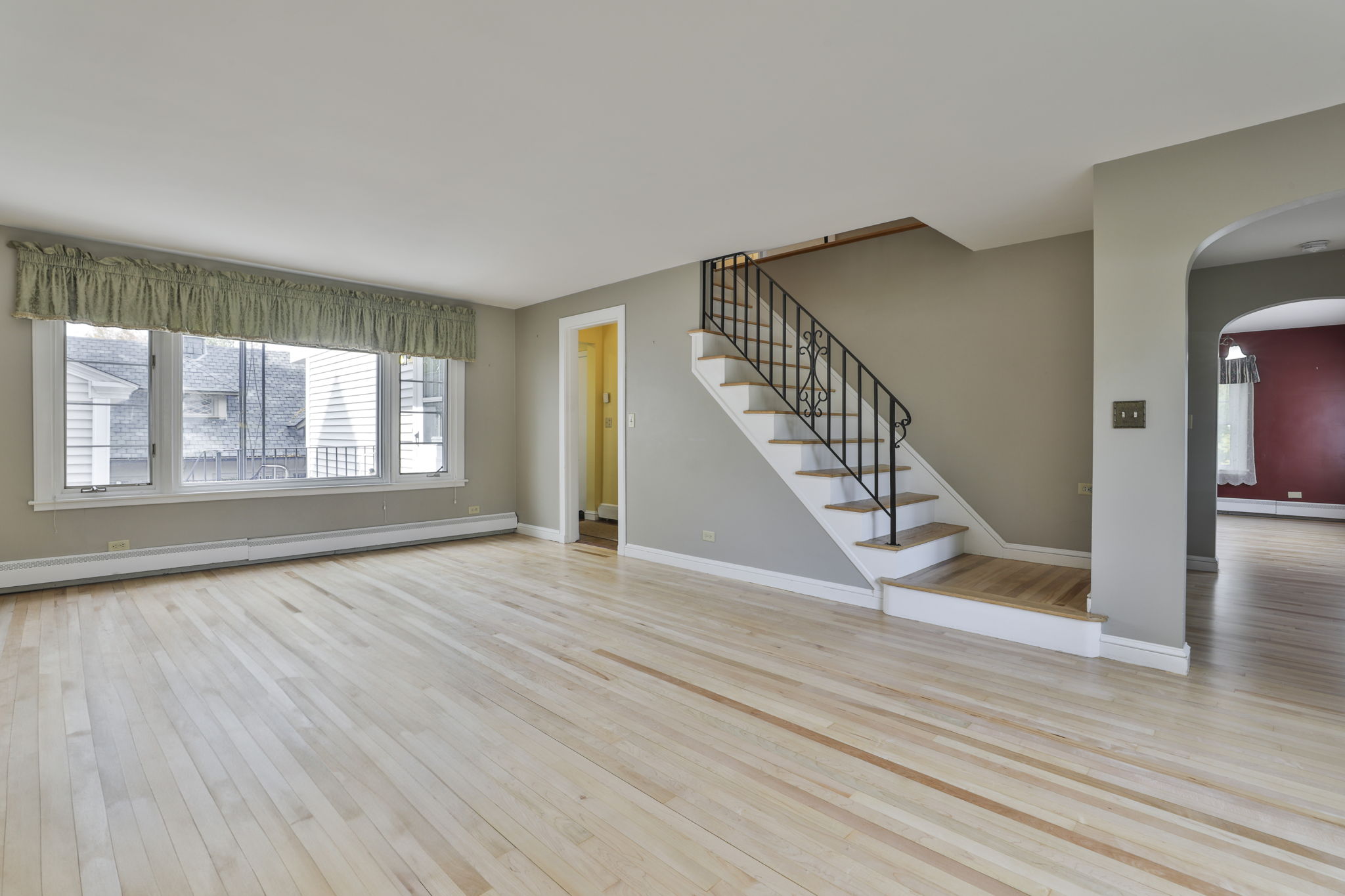 Manchester, New Hampshire, 03104, United States, 3 Bedrooms Bedrooms, ,2 BathroomsBathrooms,Residential,For Sale,1975563