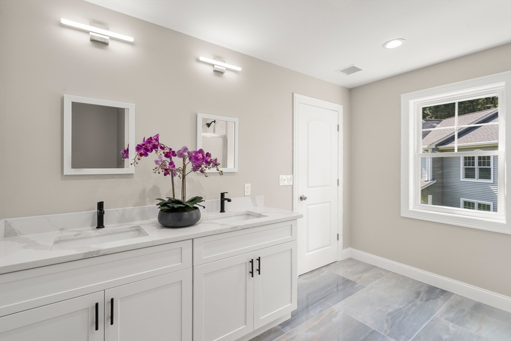East Longmeadow, Massachusetts, 01028, United States, 4 Bedrooms Bedrooms, ,3 BathroomsBathrooms,Residential,For Sale,1916810