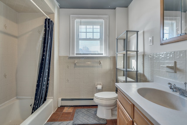 Totowa, New Jersey, 07512, United States, 3 Bedrooms Bedrooms, ,2 BathroomsBathrooms,Residential,For Sale,1984050